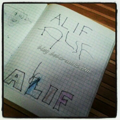 Alif nak belajar menulis..